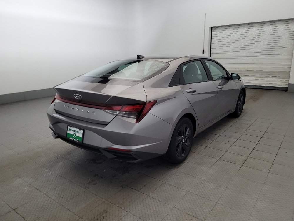 Used 2023 Hyundai Elantra SEL w/ Cargo Package FWD image 9