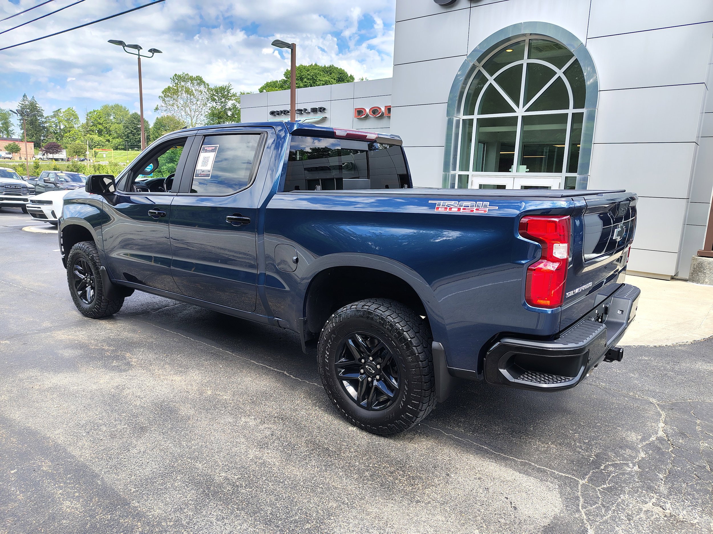 Used 2021 Chevrolet Silverado 1500 LT Trail Boss w/ Convenience Package II AWD/4WD image 11