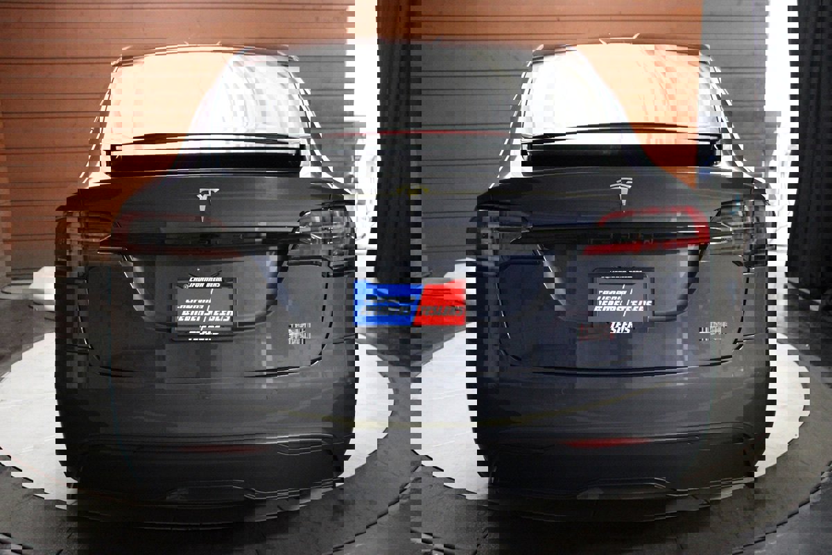 Used 2022 Tesla Model X Plaid image 48