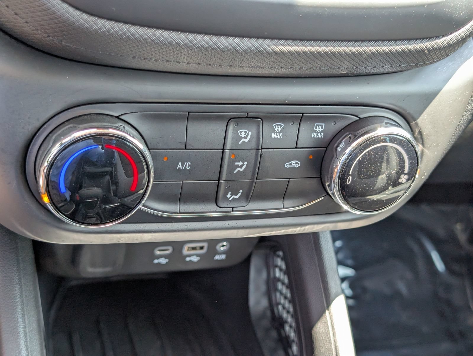 Used 2023 Chevrolet TrailBlazer LS FWD image 23