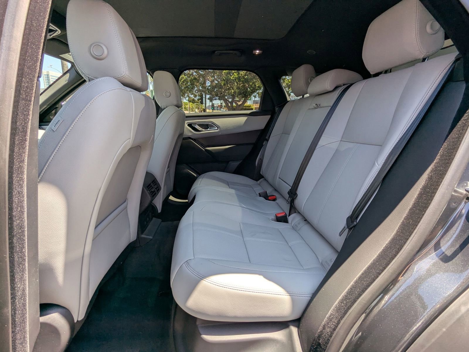 New 2026 Land Rover Range Rover Velar Dynamic SE image 16