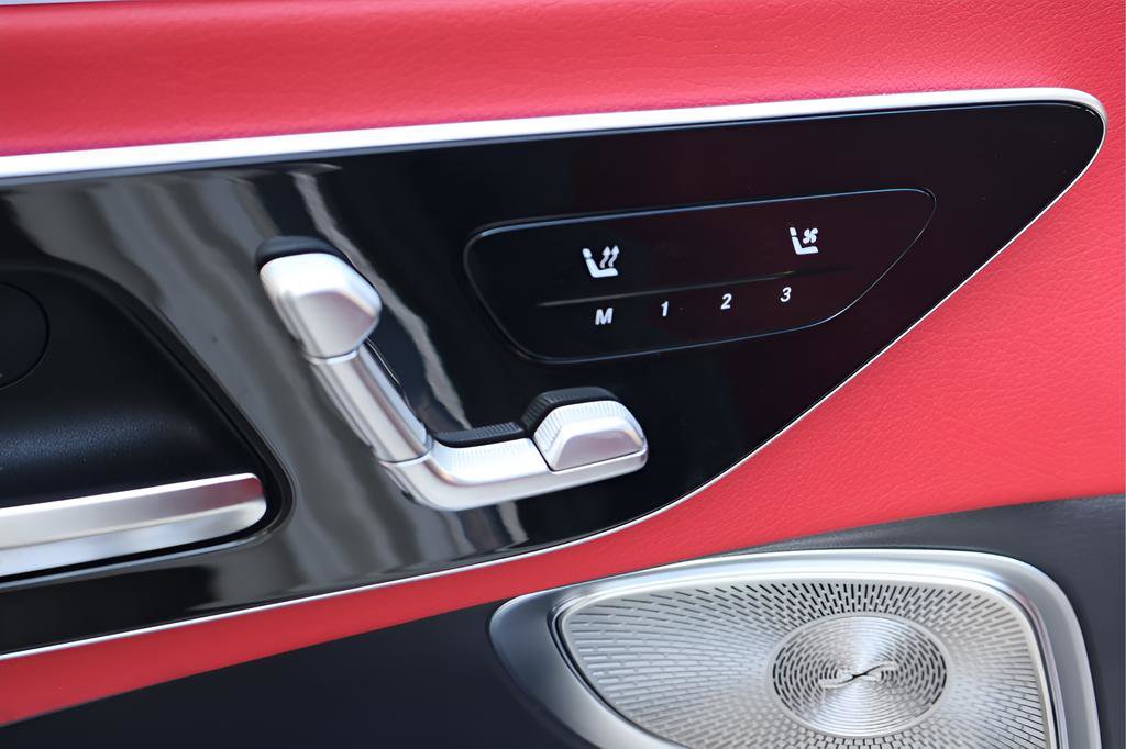 Used 2025 Mercedes-Benz CLE 450 4MATIC Coupe image 11