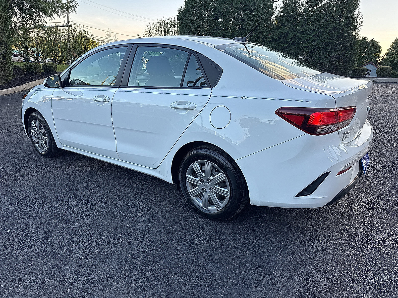 Used 2022 Kia Rio LX FWD image 2