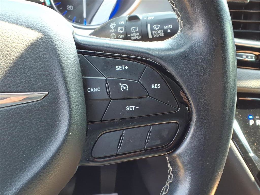 Used 2020 Chrysler Pacifica Touring-L Plus FWD image 29