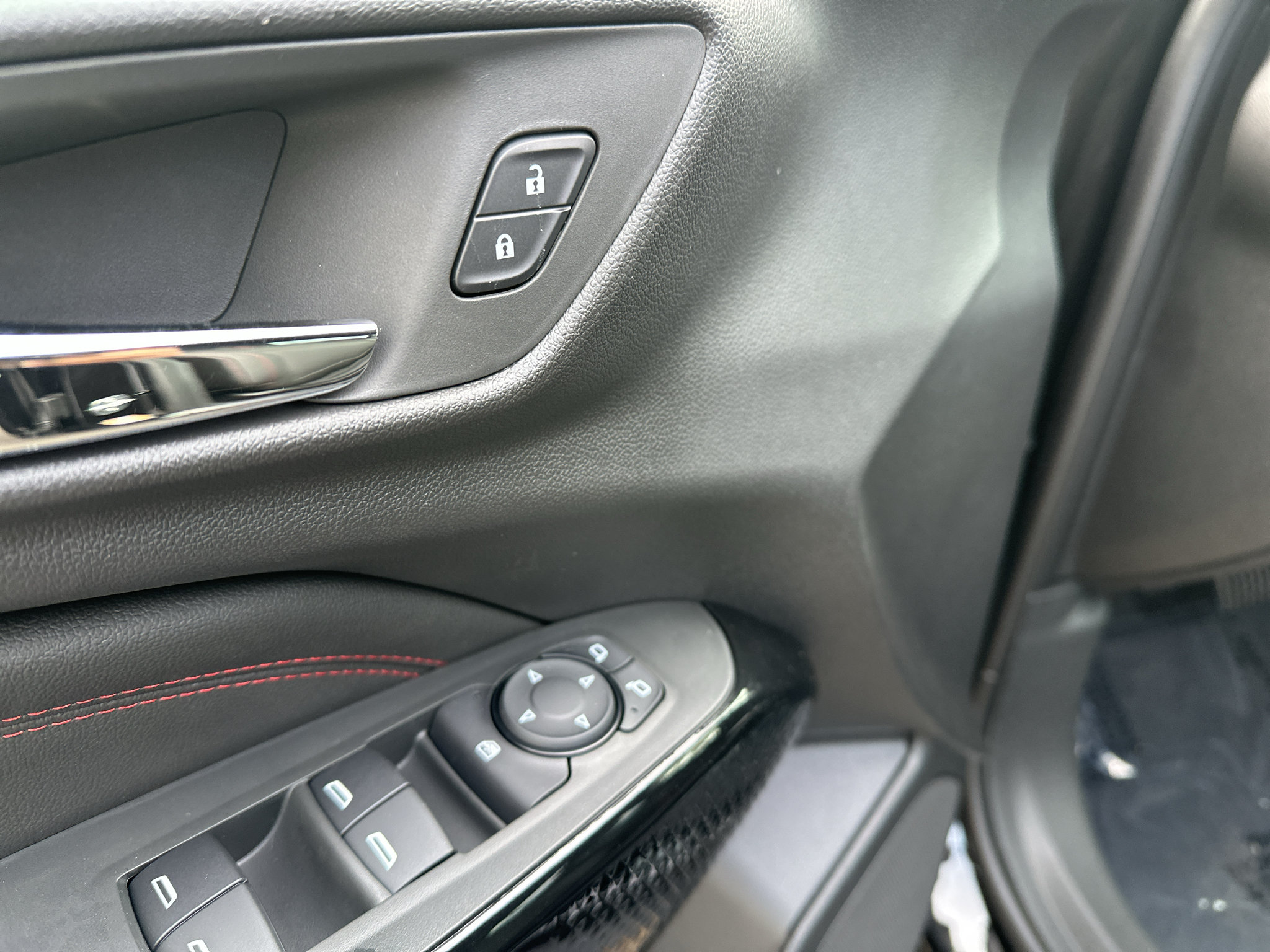 New 2026 Chevrolet Trax RS w/ Driver Confidence Package FWD image 18