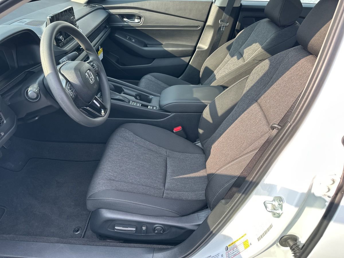 Used 2025 Honda Accord SE image 10