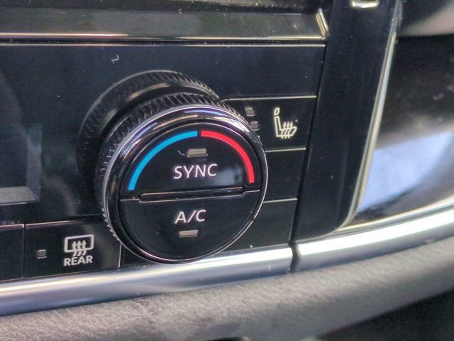 Used 2023 Nissan Rogue SL w/ SL Premium Package image 23