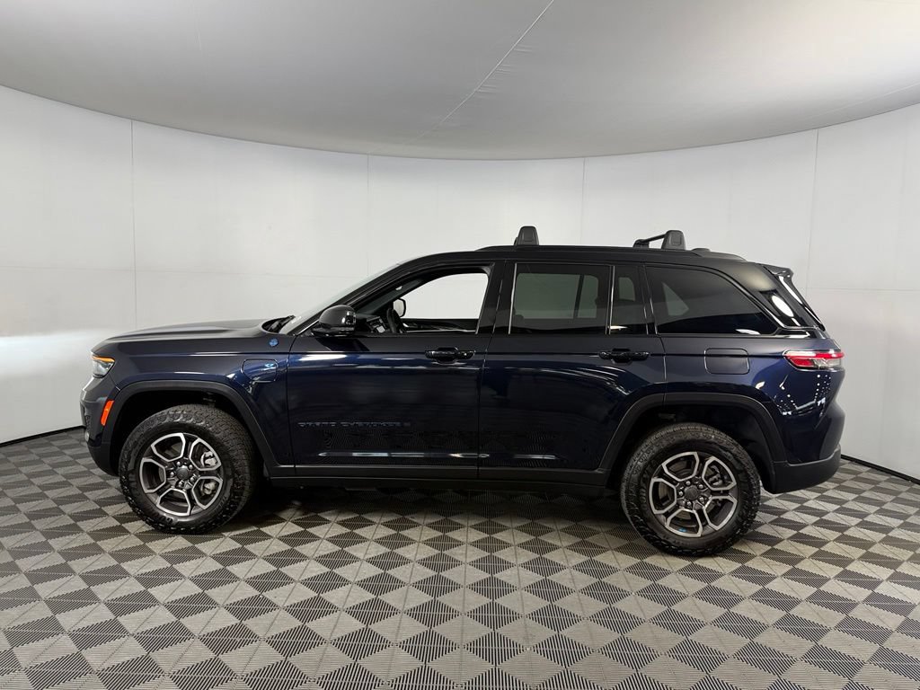 Used 2023 Jeep Grand Cherokee Trailhawk AWD/4WD image 10