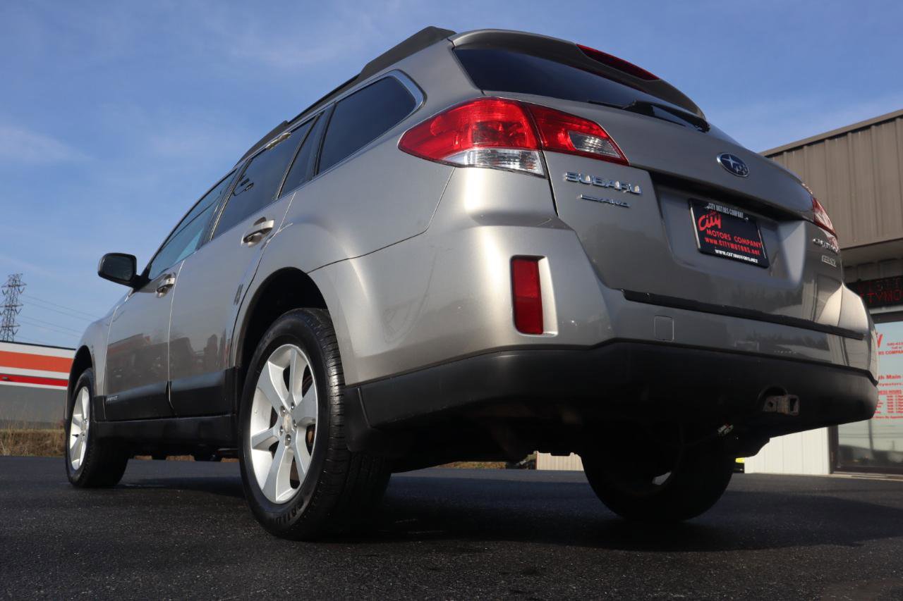 Used 2014 Subaru Outback 2.5i Premium image 19
