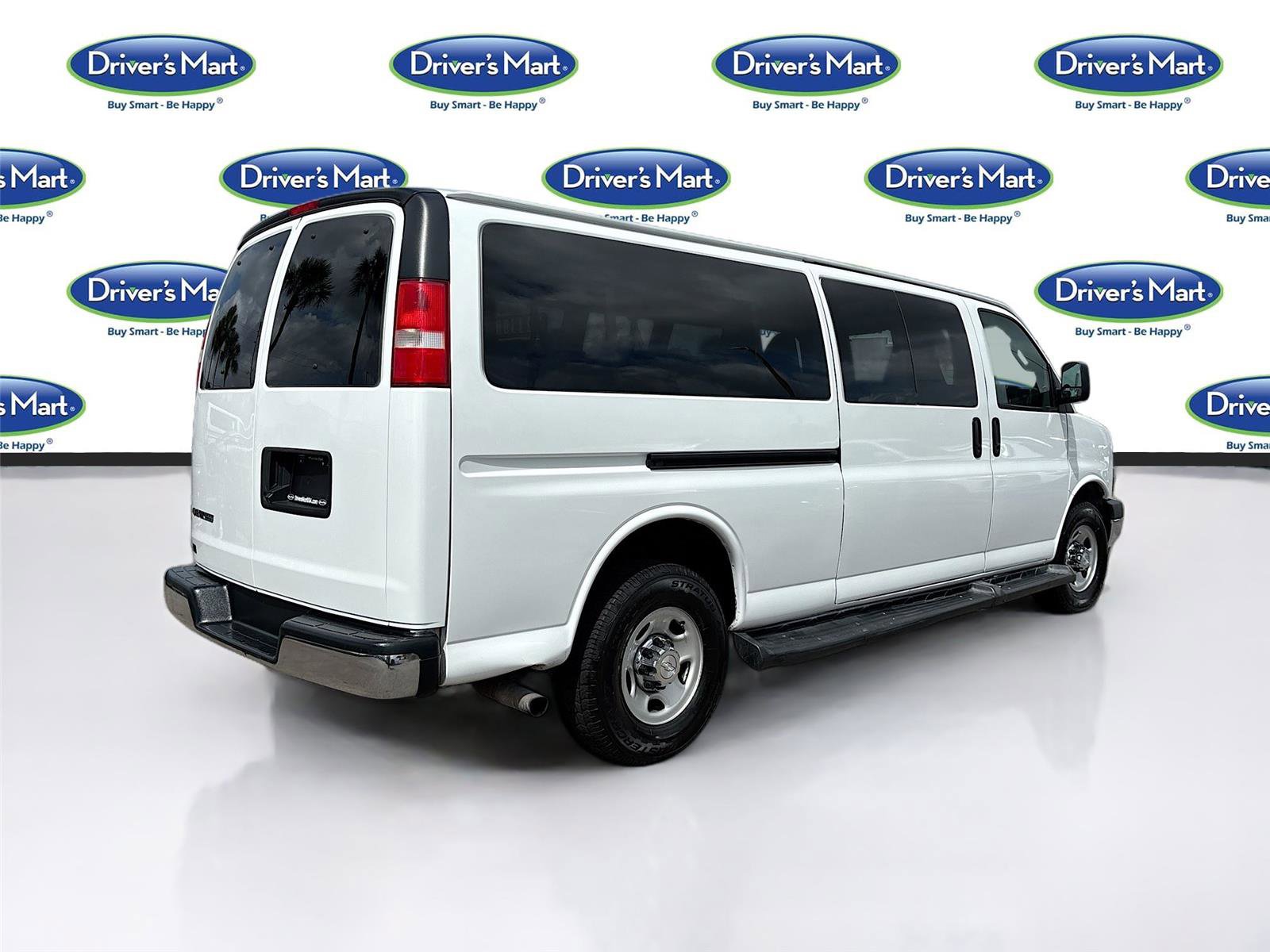 Used 2020 Chevrolet Express 3500 LT w/ LT Preferred Equipment Group image 7