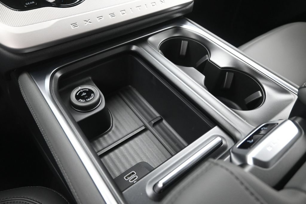 New 2027 Ford Expedition Active RWD image 29
