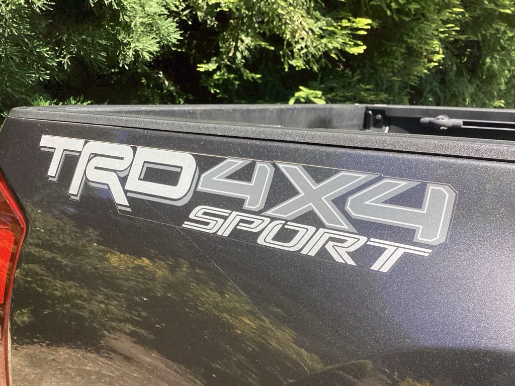 Used 2019 Toyota Tacoma TRD Sport w/ Technology Package AWD/4WD image 8