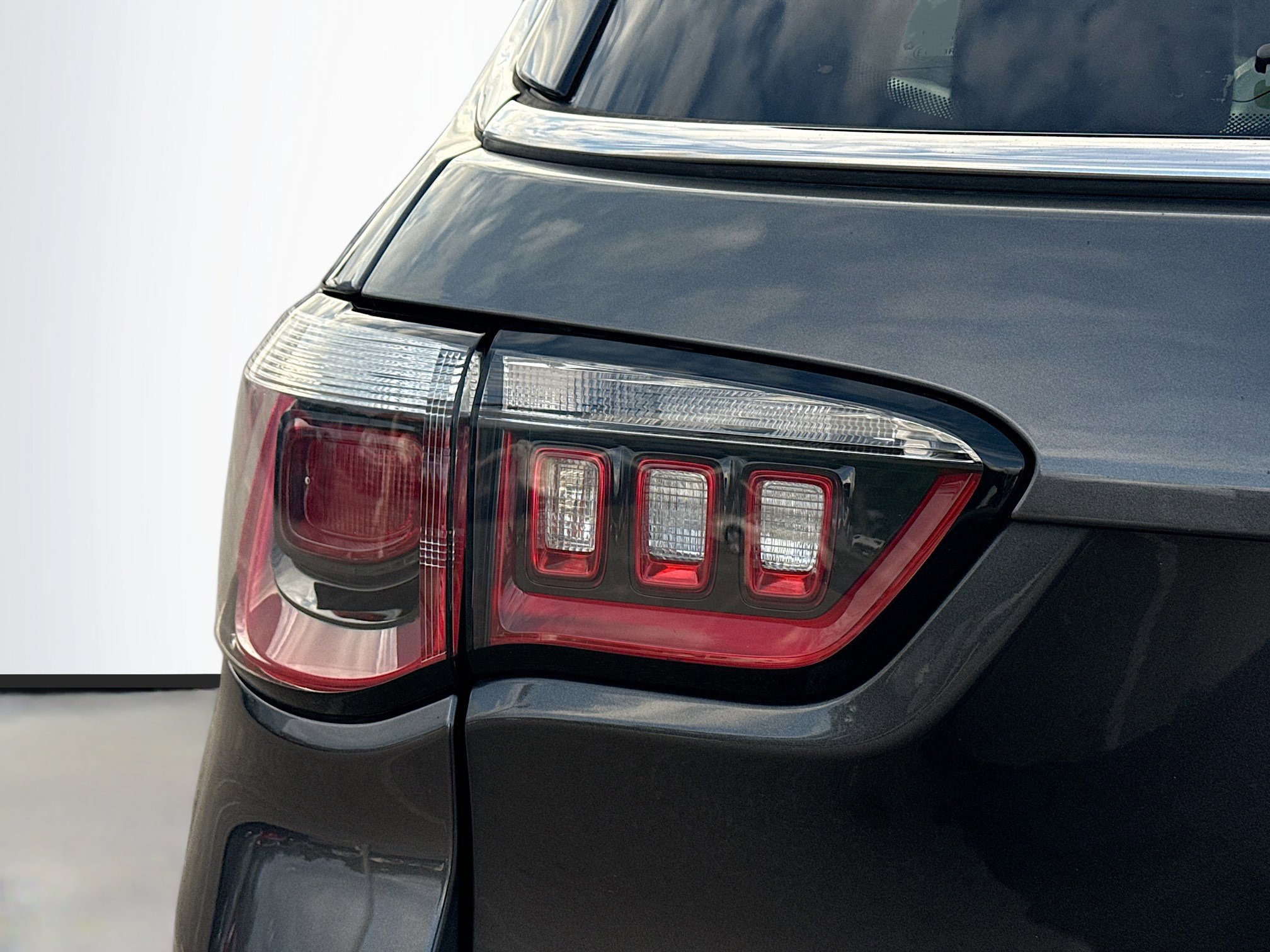 Used 2018 Jeep Compass Latitude image 10