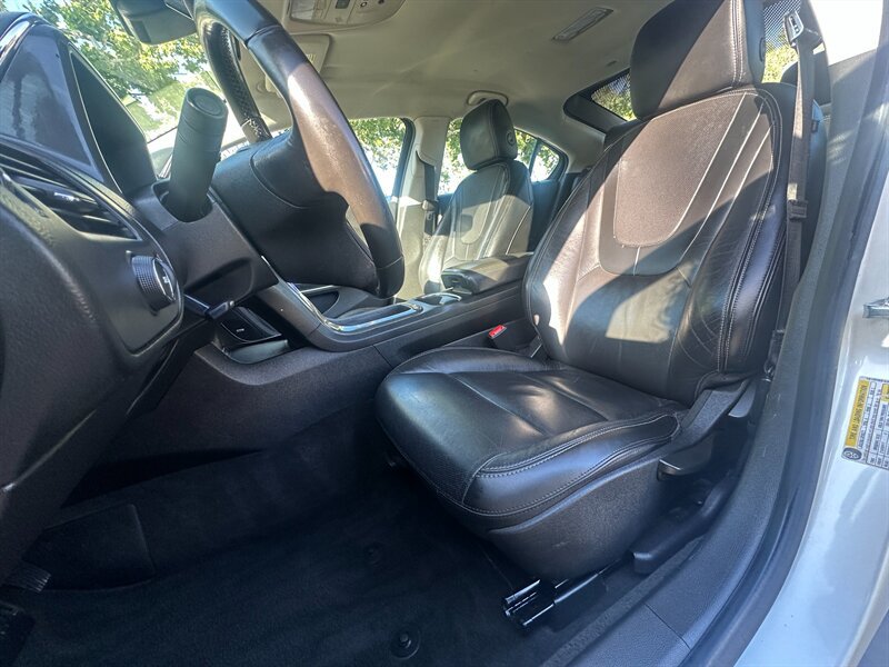 Used 2012 Chevrolet Volt Premium w/ Premium Trim Package FWD image 11