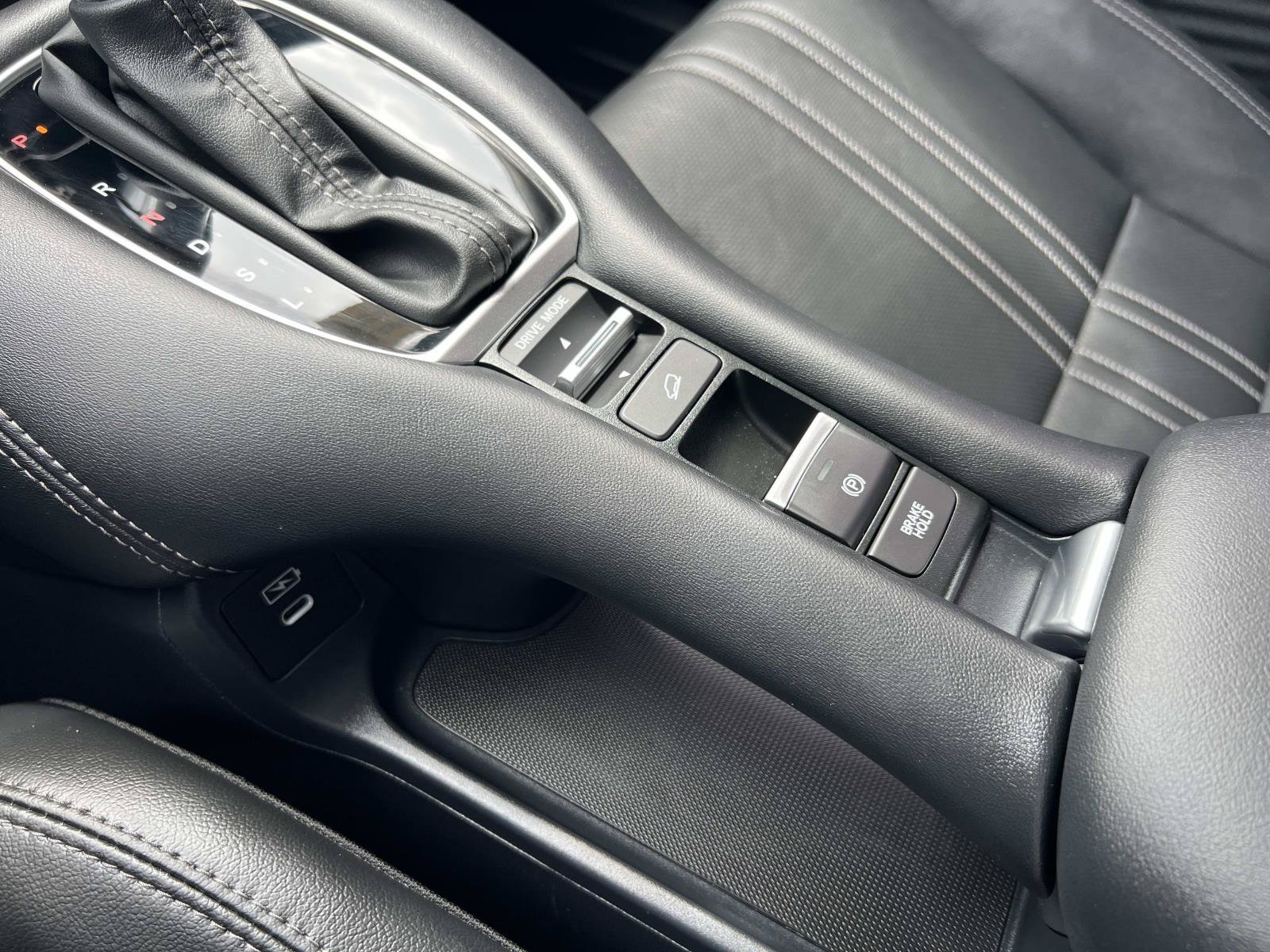 Certified 2025 Honda HR-V EX-L image 18