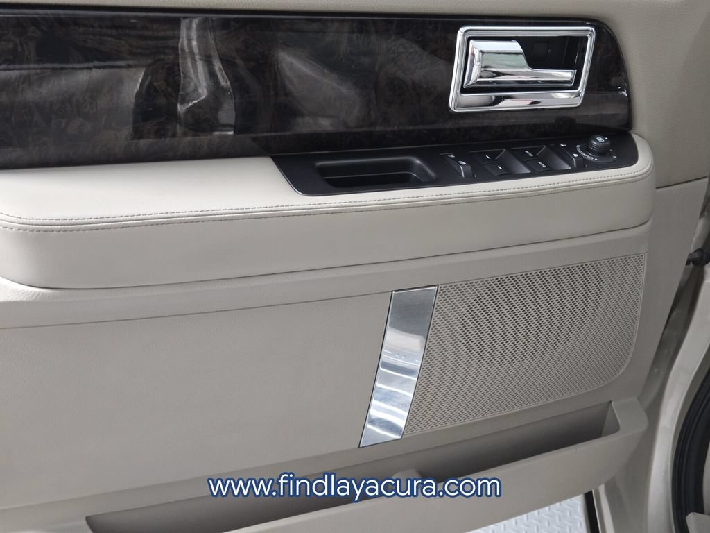 Used 2017 Lincoln Navigator Select RWD image 24