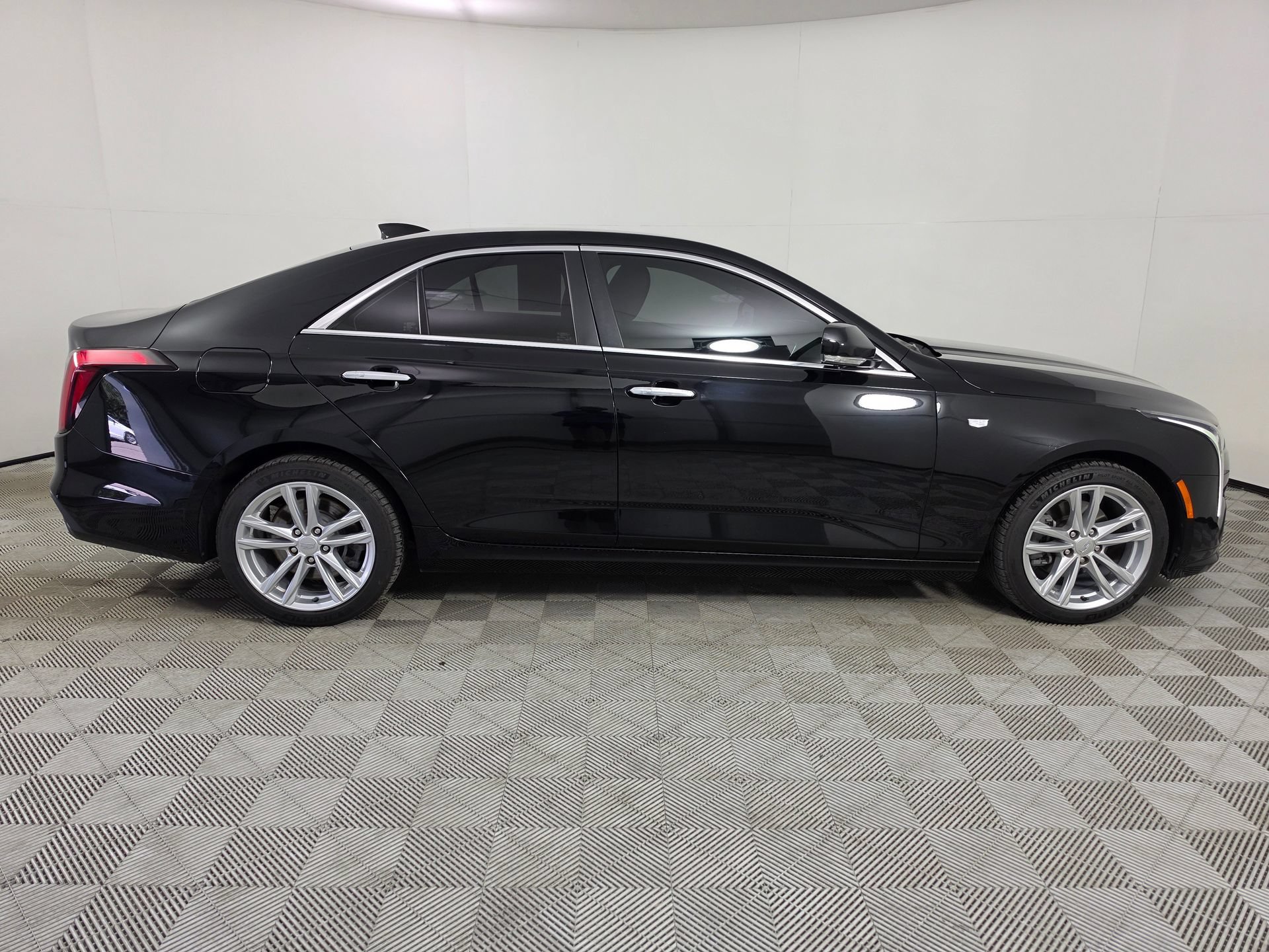 Used 2023 Cadillac CT4 Luxury RWD image 8