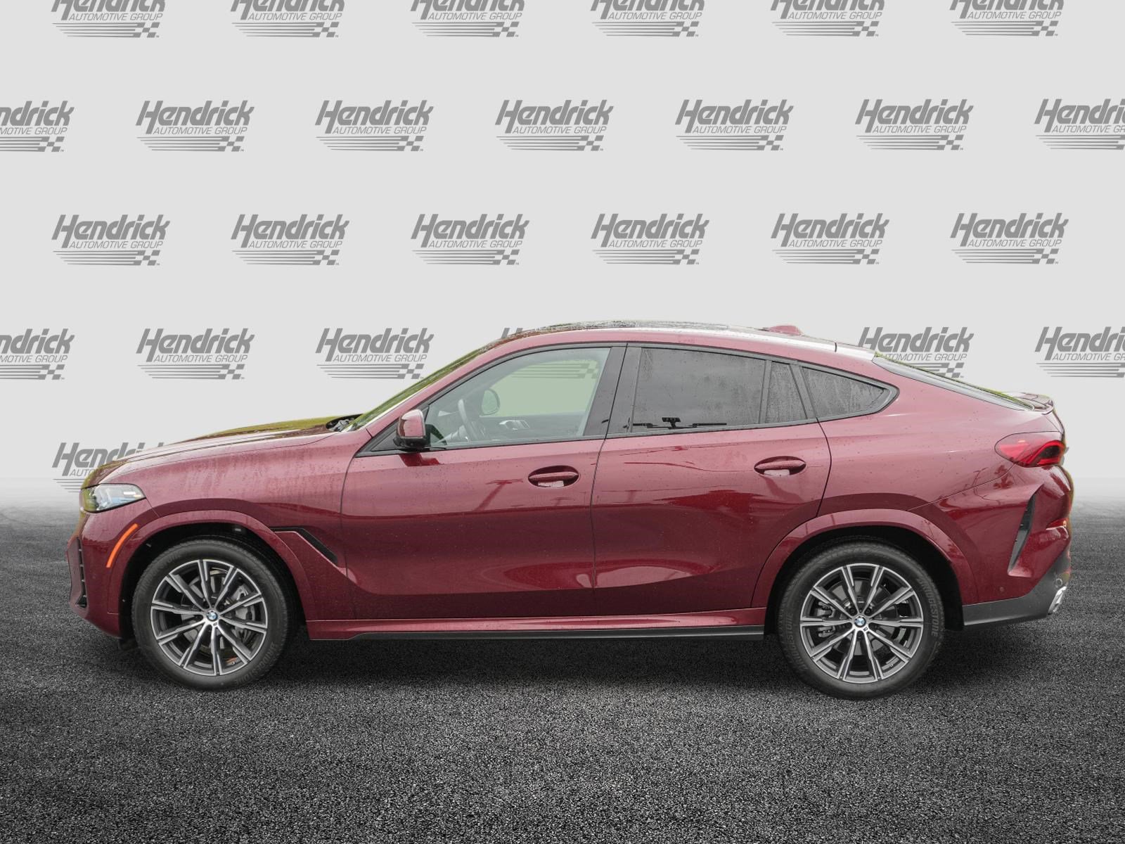 Certified 2025 BMW X6 xDrive40i AWD/4WD image 6