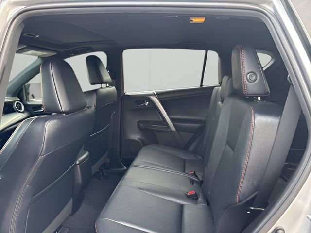Used 2016 Toyota RAV4 SE image 14