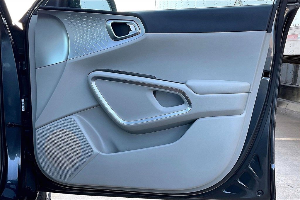 Certified 2021 Kia Soul LX image 22