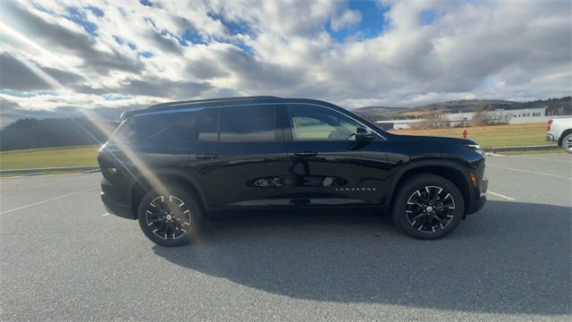 New 2026 Chevrolet Traverse LT w/ Sun and Wheel Package image 9