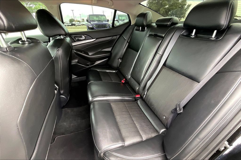 Used 2017 Nissan Maxima 3.5 SV FWD image 19