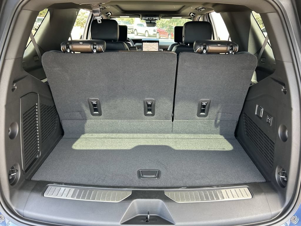 New 2026 GMC Yukon Denali Ultimate AWD/4WD image 27