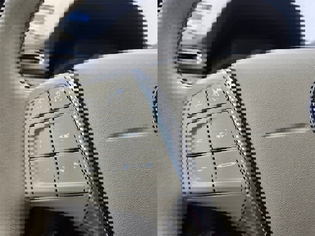 Used 2016 Volvo XC70 T5 Platinum w/ Climate Package image 17