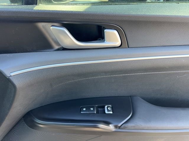 Used 2023 Kia K5 LXS image 31