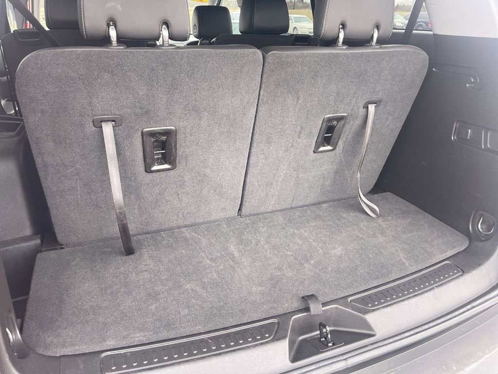 Used 2023 GMC Acadia SLT image 5