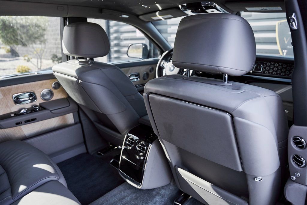 Used 2025 Rolls-Royce Phantom Sedan RWD image 47