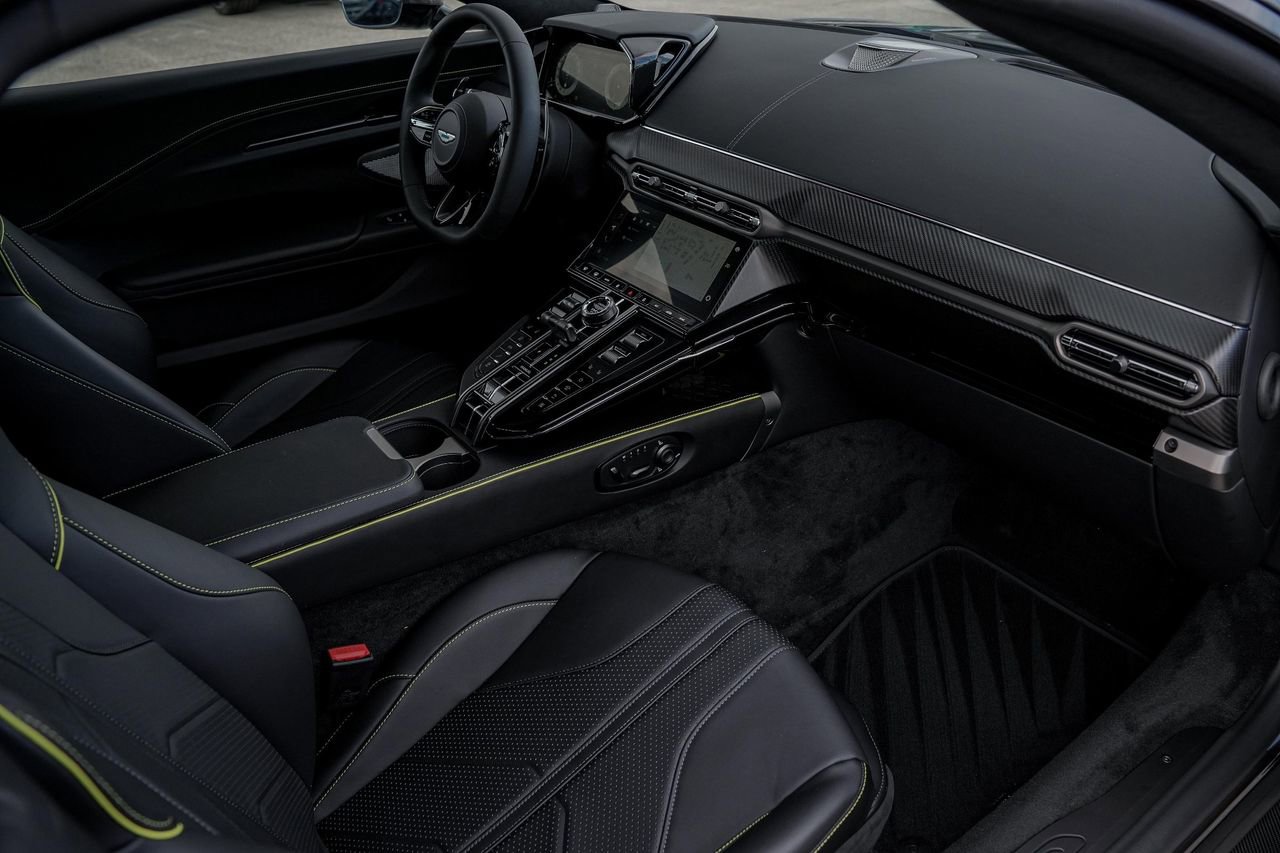 New 2026 Aston Martin V8 Vantage Roadster image 34