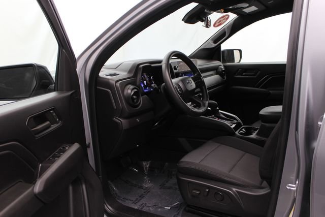 Certified 2023 Chevrolet Colorado Trail Boss AWD/4WD image 13