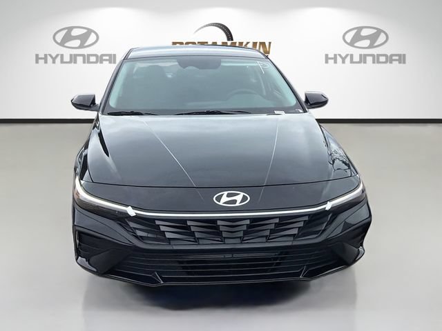 New 2026 Hyundai Elantra SE FWD video 2
