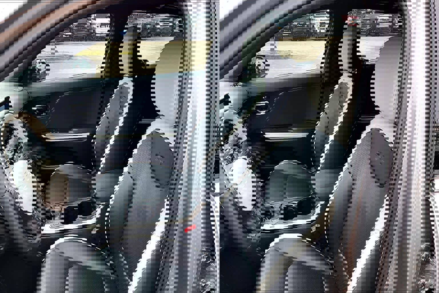 Used 2025 Kia K4 GT-Line w/ GT-Line Premium Package image 8