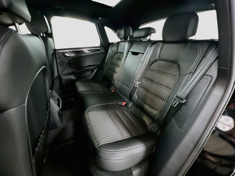 New 2026 Porsche Macan Turbo AWD/4WD image 23