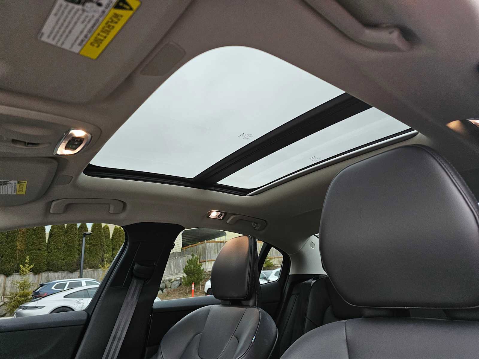 Used 2022 Volvo S60 T8 R-Design Expression w/ Advanced Package image 22