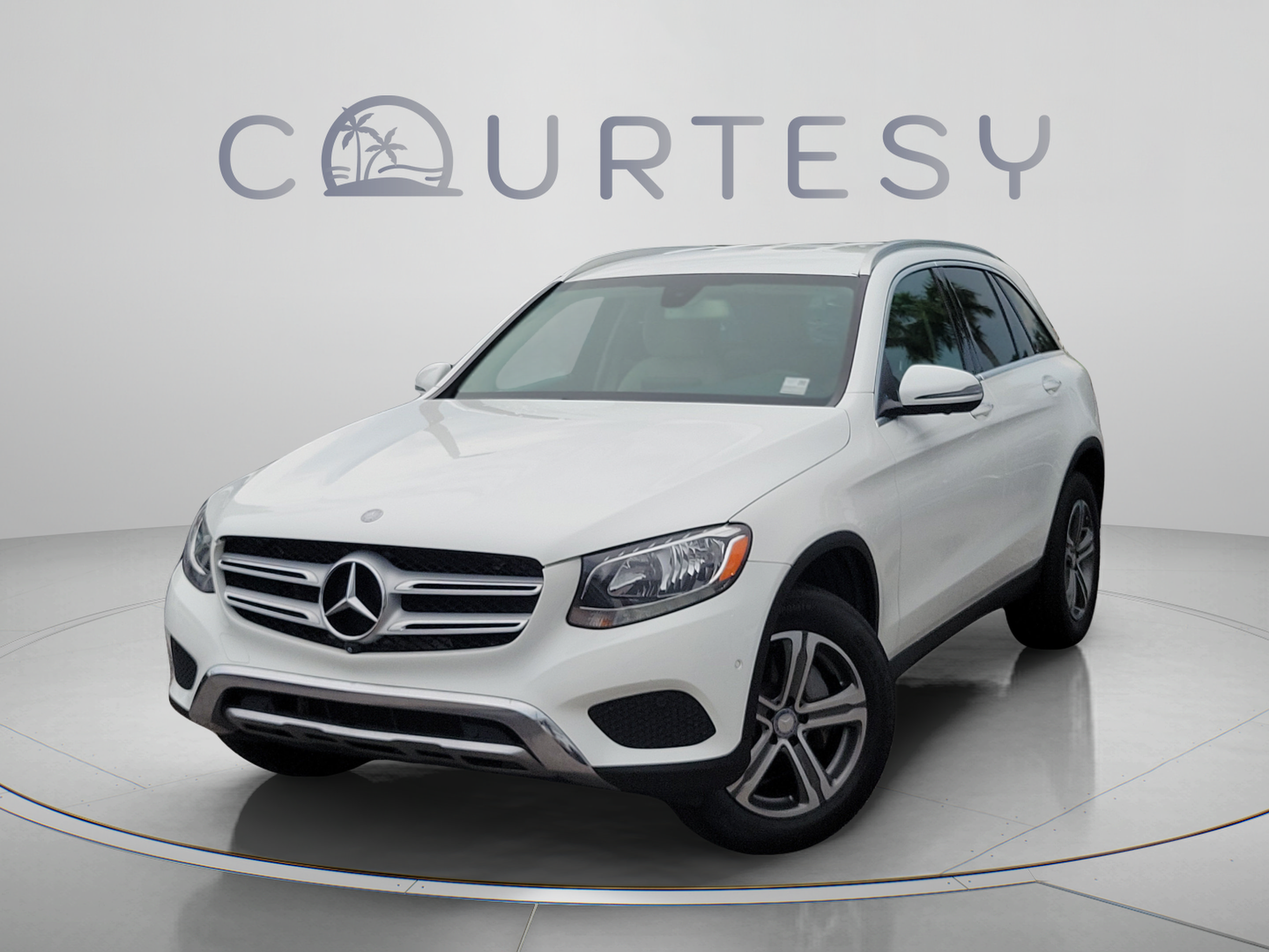 Used 2016 Mercedes-Benz GLC 300 4MATIC image 1