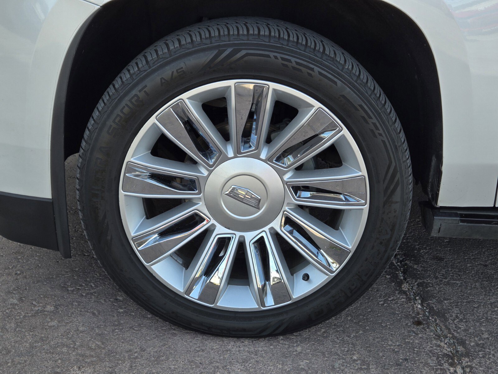 Used 2016 Cadillac Escalade Platinum image 5