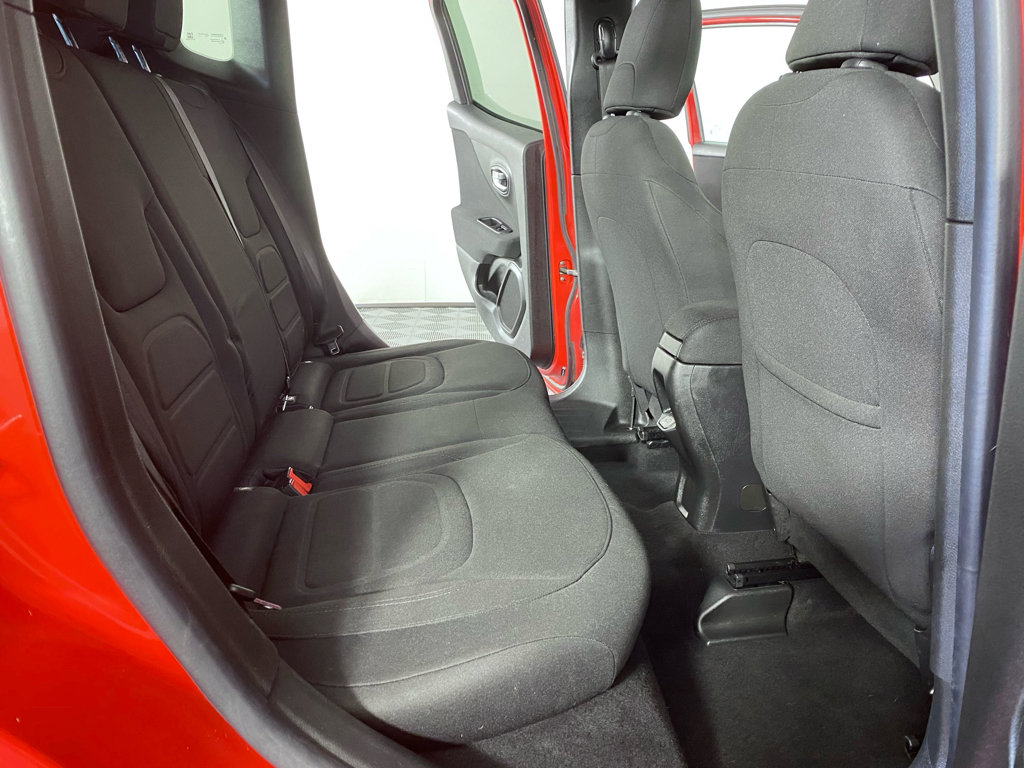 Used 2019 Jeep Renegade Latitude w/ Cold Weather Group AWD/4WD image 23