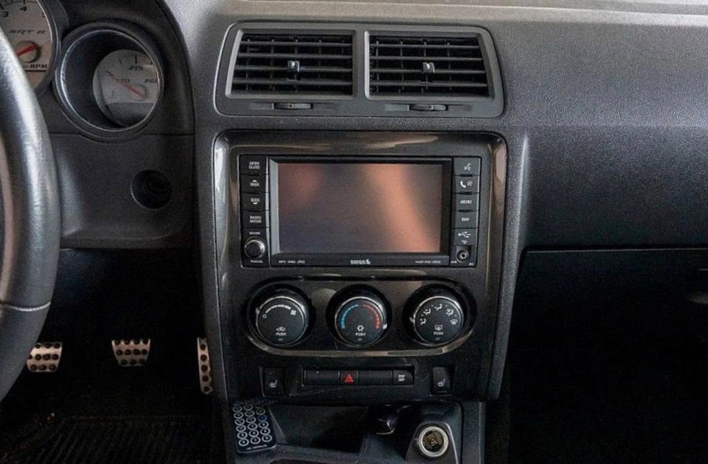 Used 2009 Dodge Challenger SRT8 RWD image 19