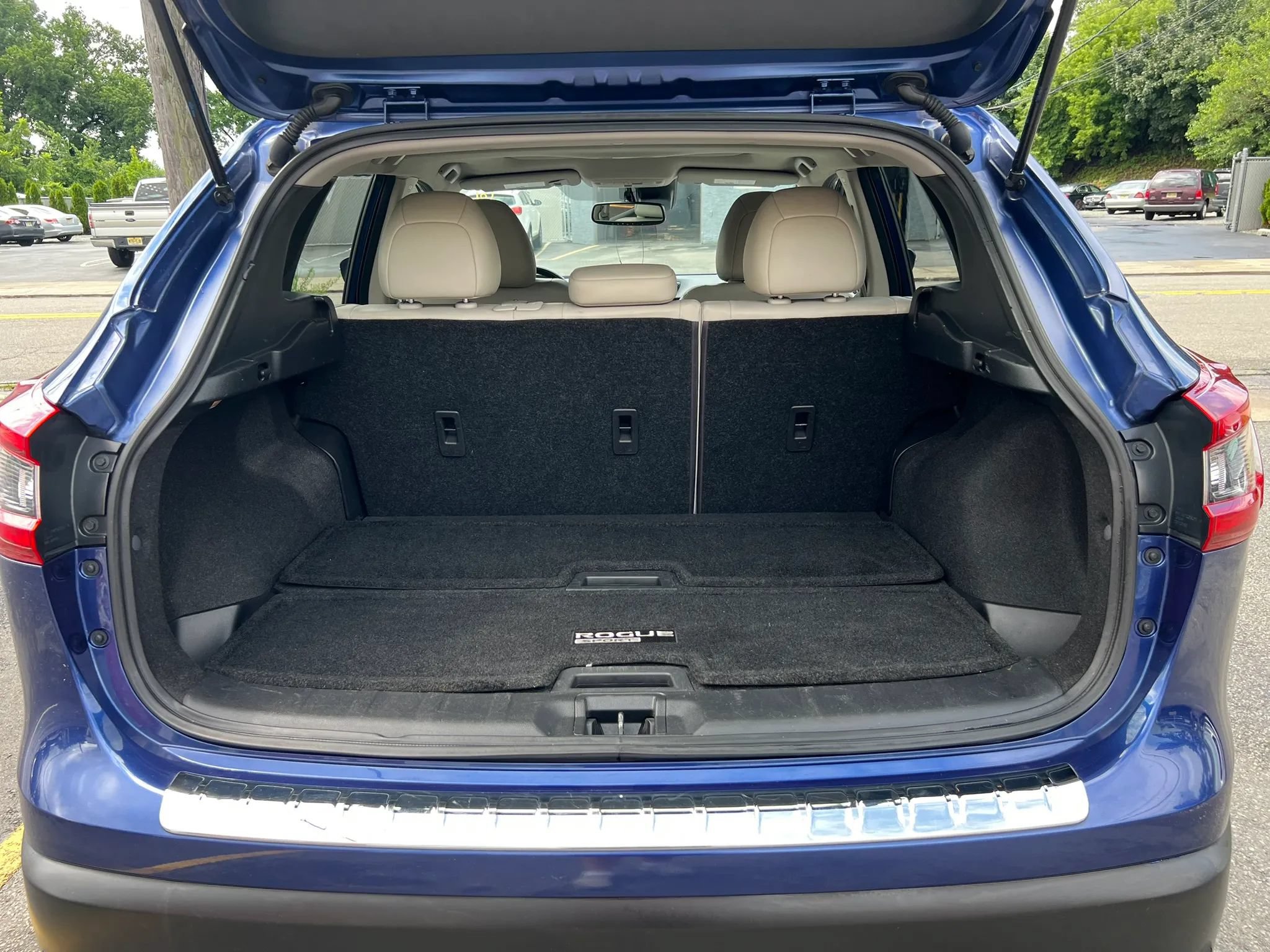 Used 2022 Nissan Rogue Sport SL w/ Premium Package AWD/4WD image 10