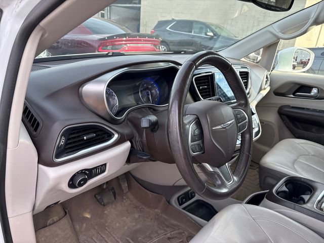 Used 2017 Chrysler Pacifica Touring-L Plus image 8