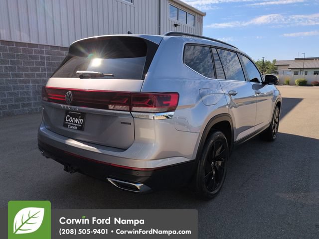 Used 2024 Volkswagen Atlas SE AWD/4WD image 3