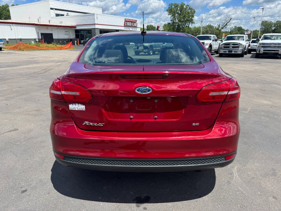 Used 2017 Ford Focus SE w/ Cold Weather Package FWD image 4