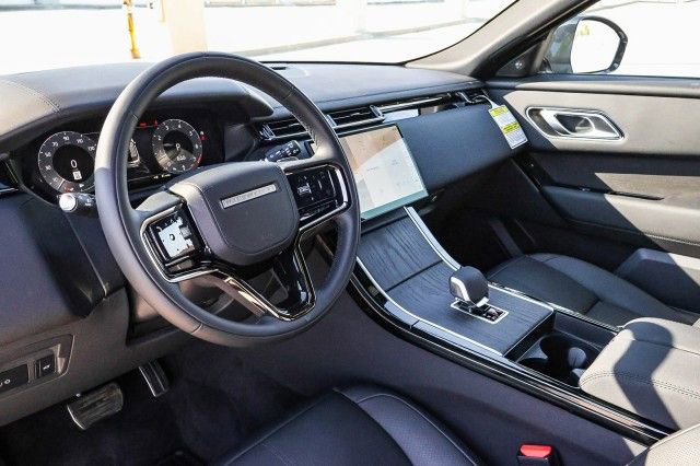 New 2026 Land Rover Range Rover Velar Dynamic SE image 19