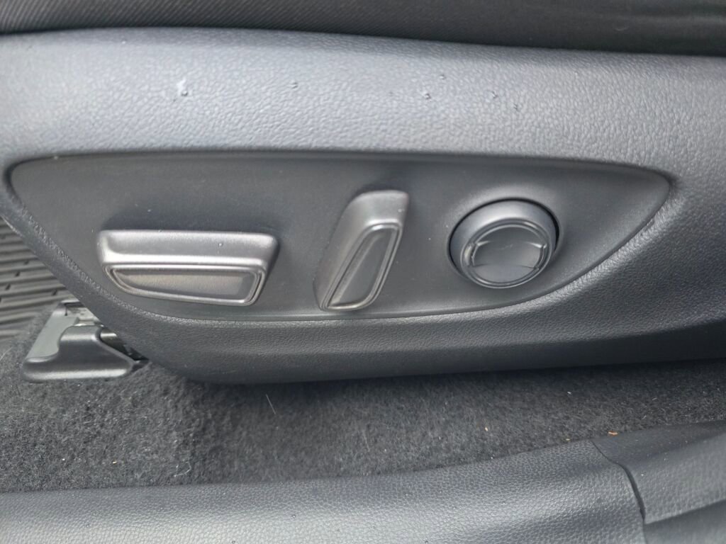 Used 2024 Toyota RAV4 XLE w/ Convenience Package image 22