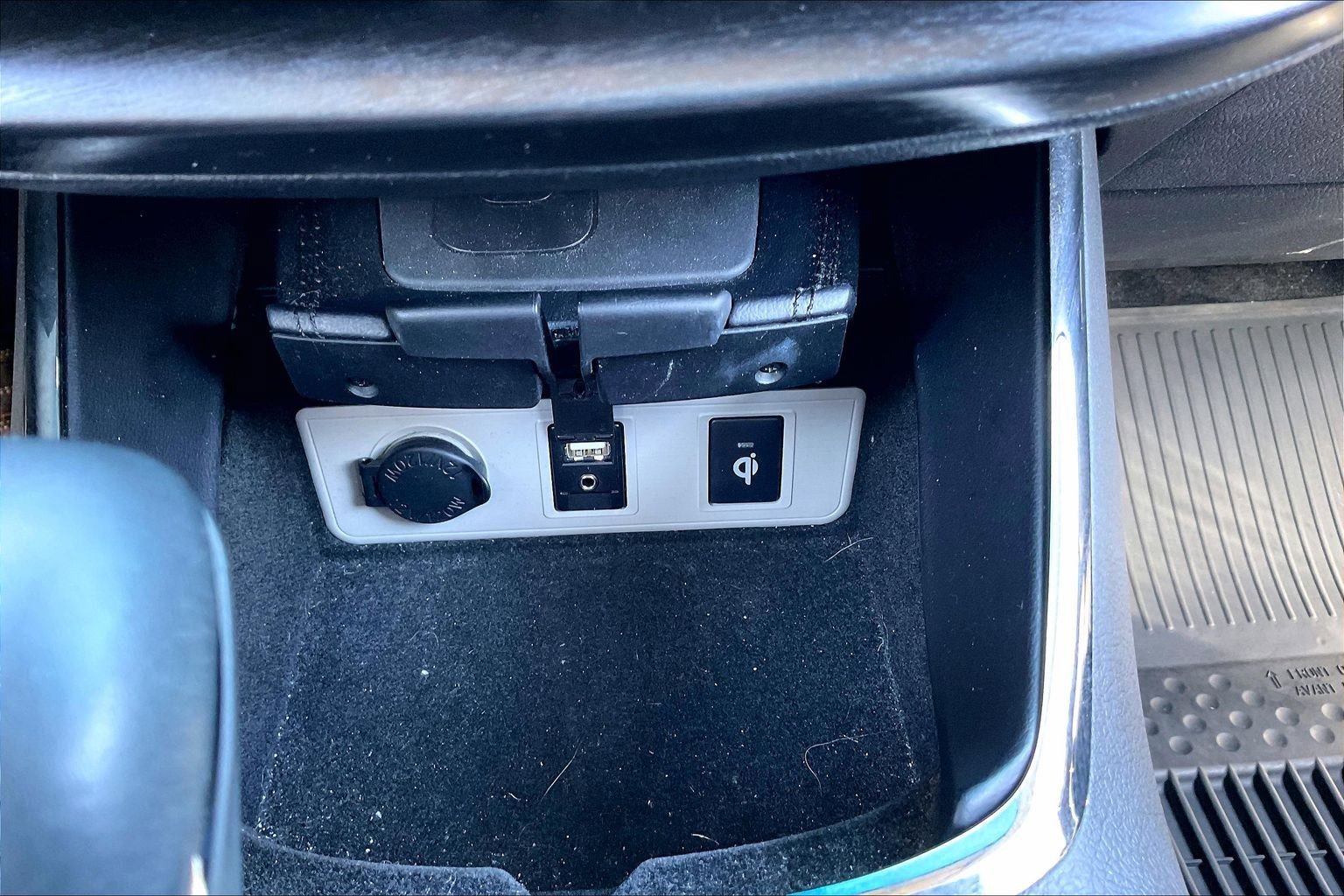 Used 2018 Toyota Avalon Limited w/ All Weather Liner Package FWD image 22