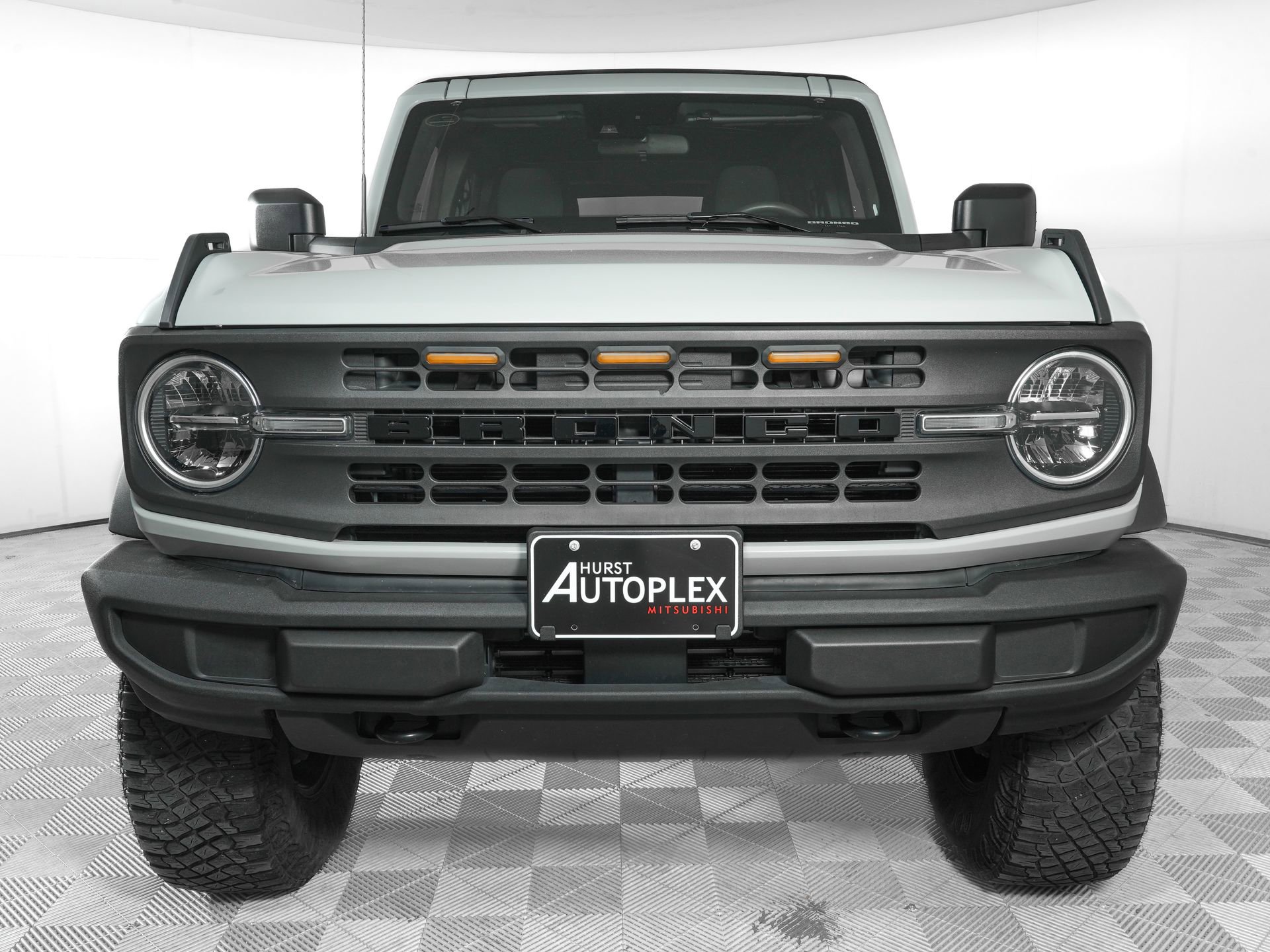 Used 2023 Ford Bronco 4-Door AWD/4WD image 2