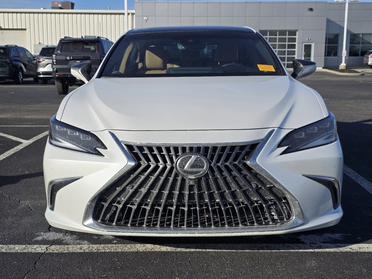 Used 2022 Lexus ES 350 Ultra Luxury image 2